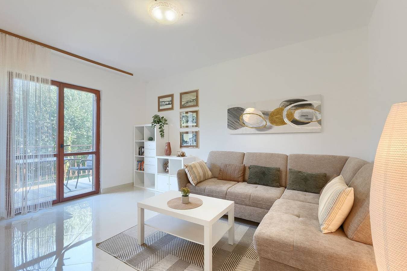 Foto 13 von 28: Ferienhaus mit großem Garten und viel Grün