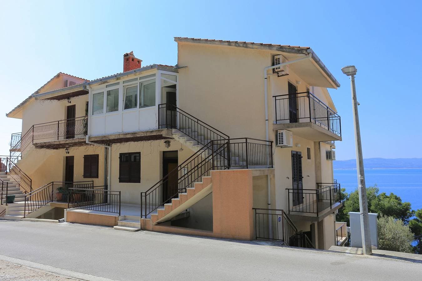 Foto 5 von 26: Studio Appartement mit Balkon und Meerblick Brela, Makarska -b
