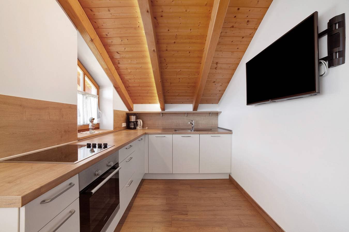 Foto 7 von 27: Ferienwohnung 'Ausergrubhof Wohnung Naturns' mit Bergblick, Gemeinschaftsgarten und WLAN