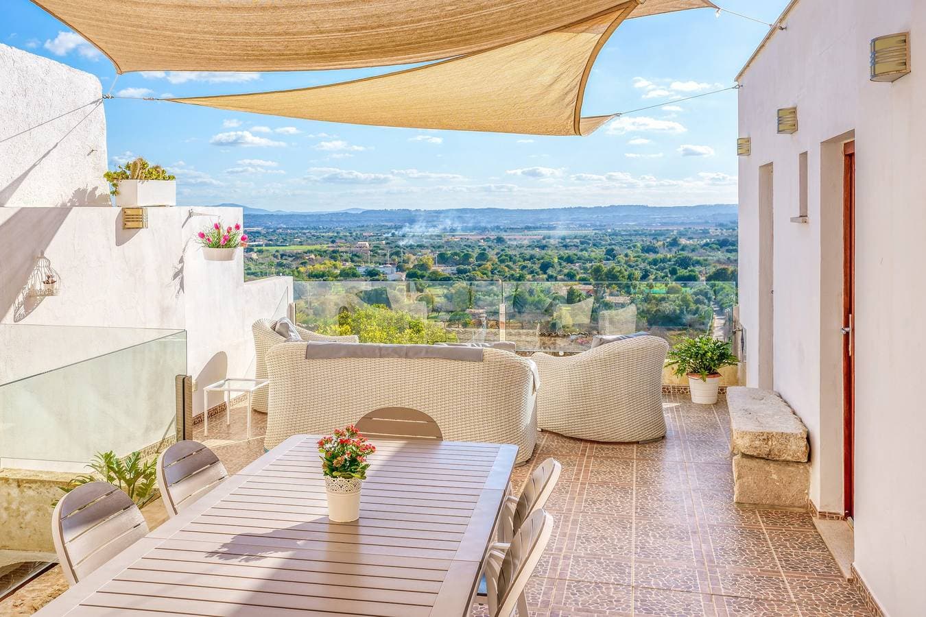 Foto 5 von 30: Casa del Sol mit Meerblick, WLAN, Pool, Balkon, Terrasse; Parken auf der Straße