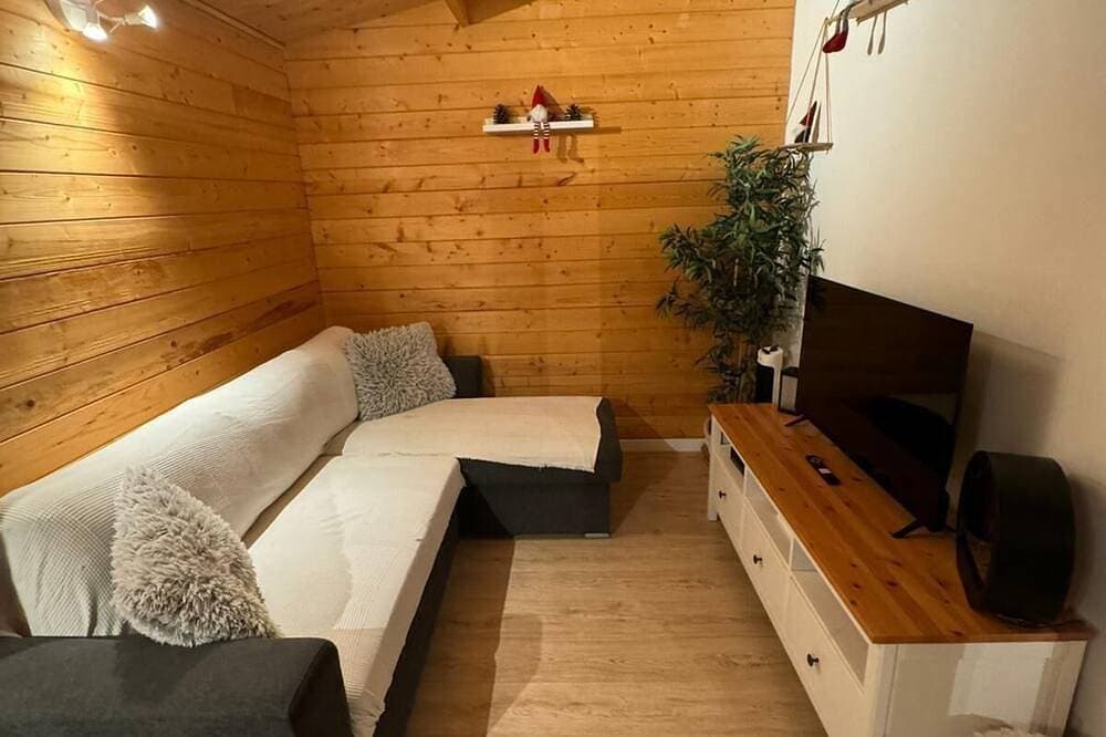 Foto 5 von 29: Peaceful Getaway with Pool, Jacuzzi & BBQ Area