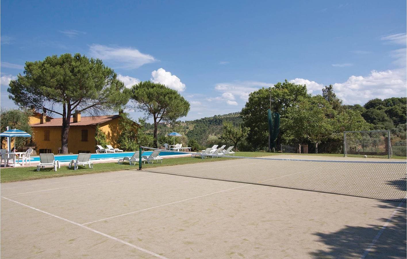 Foto 5 von 27: 150m² Wohnung: WiFi, Parkplatz, Pool & See 1,5km