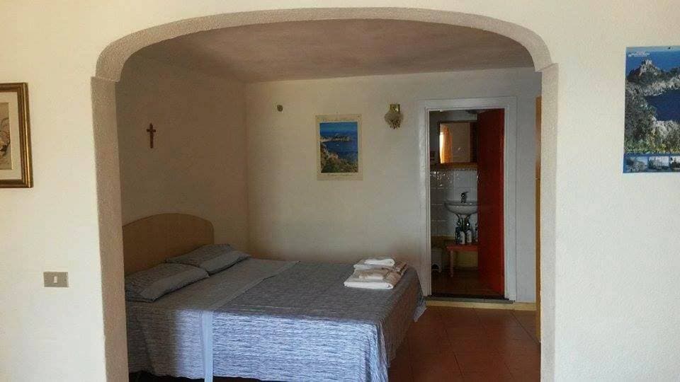 Foto 9 von 23: Economy Double Room