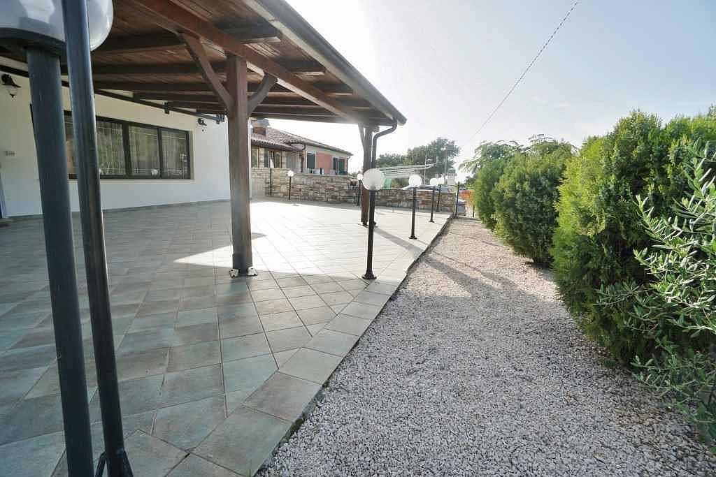 Ferienwohnung mit großer Terrasse 1