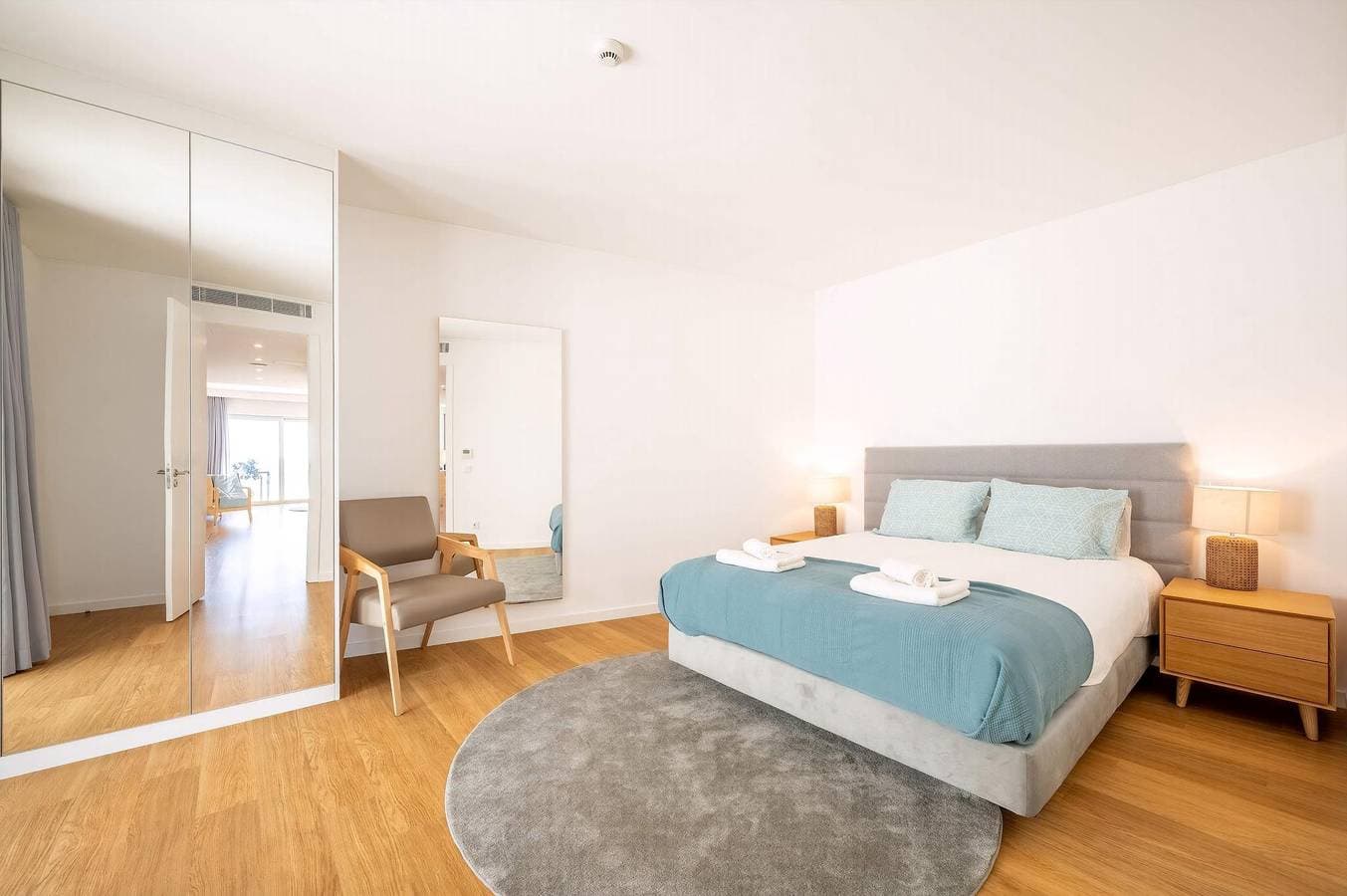 Foto 3 von 34: Ferienwohnung für 4 Personen mit Pool