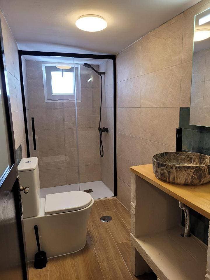 Foto 8 von 10: Double Room with Private Bathroom