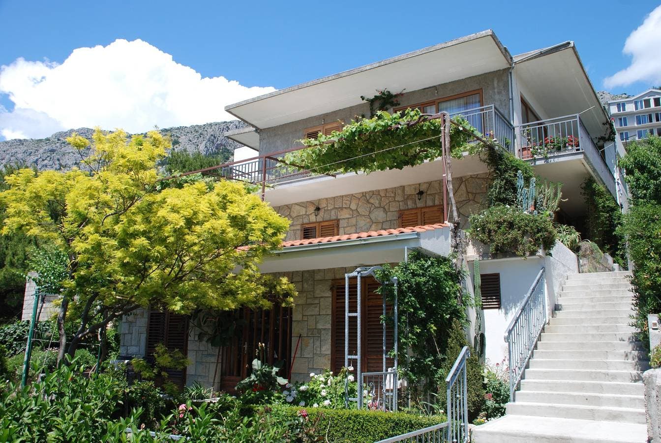 Foto 2 von 13: Studio Appartement mit Terrasse Brela, Makarska As-20778-a