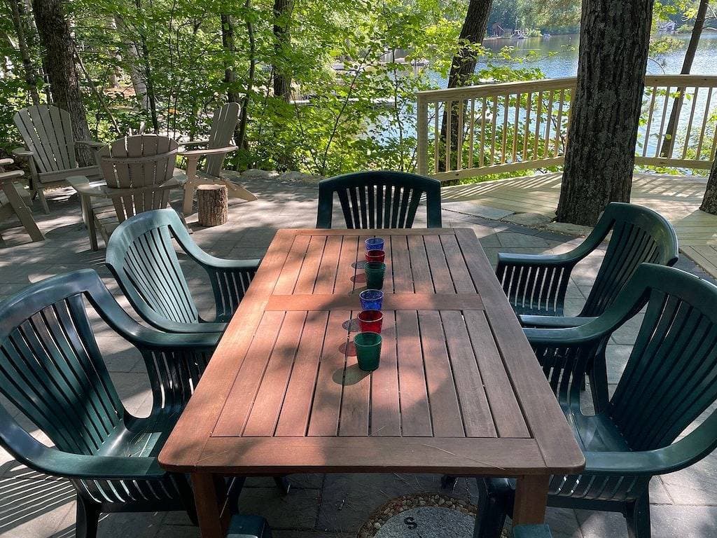 Foto 9 von 32: Cozy 100-year-old Maine camp, steps to Little Sebago Lake