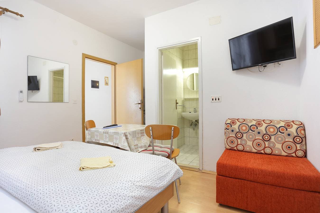 Foto 9 von 18: Studio Appartement mit Terrasse und Meerblick Tucepi, Makarska -b