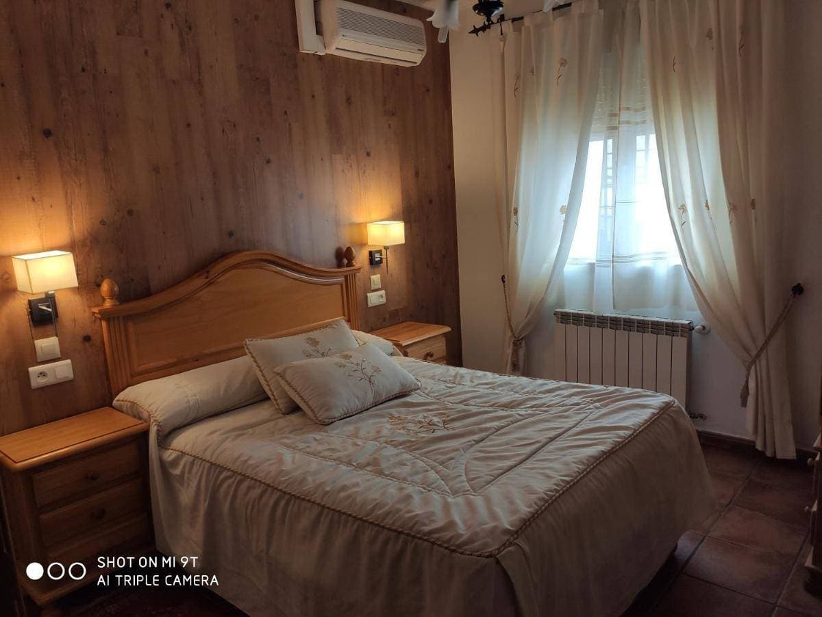 Foto 3 von 8: Double or Twin Room with Private Bathroom
