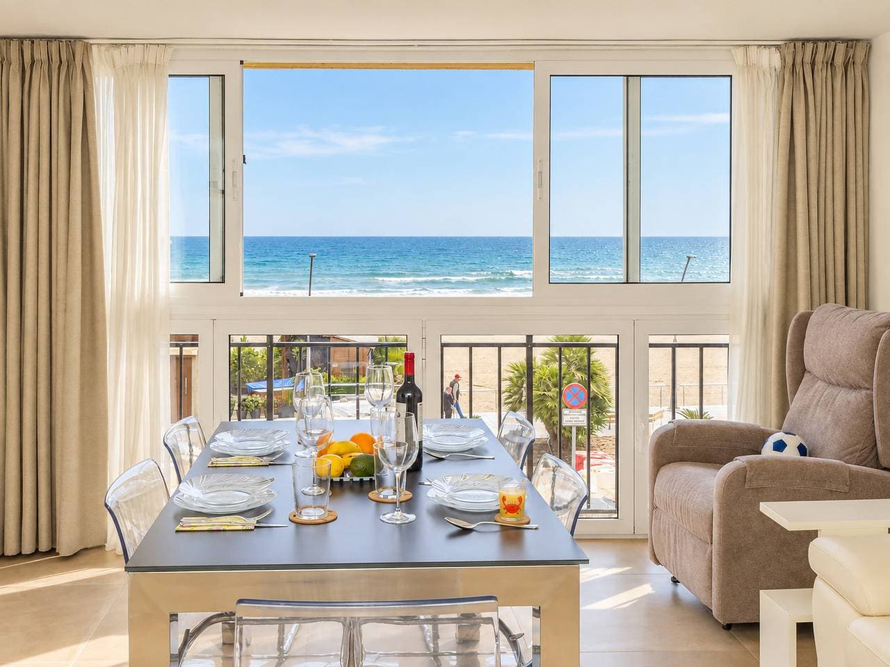Foto 9 von 52: Cubo's Estepona Oceanview Apartment & Free Parking