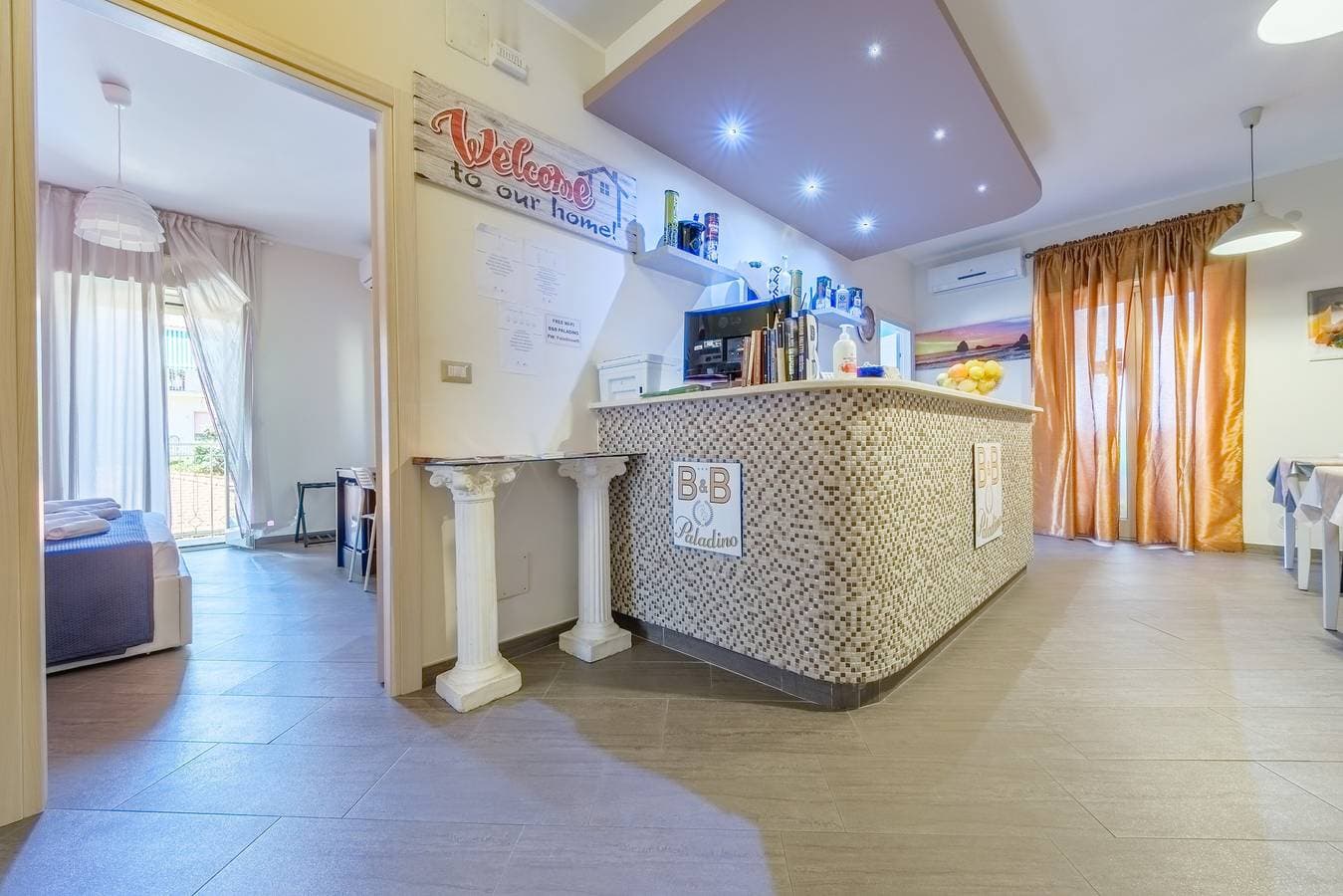 Foto 2 von 30: Zimmer 'Catania' mit Balkon, WLAN und Klimaanlage