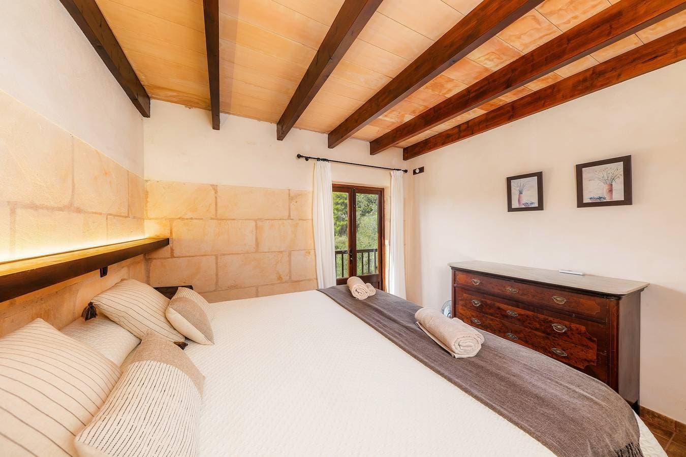Foto 13 von 35: Ferienhaus "Es Sestador" mit Bergblick, Gemeinschaftspool und WLAN