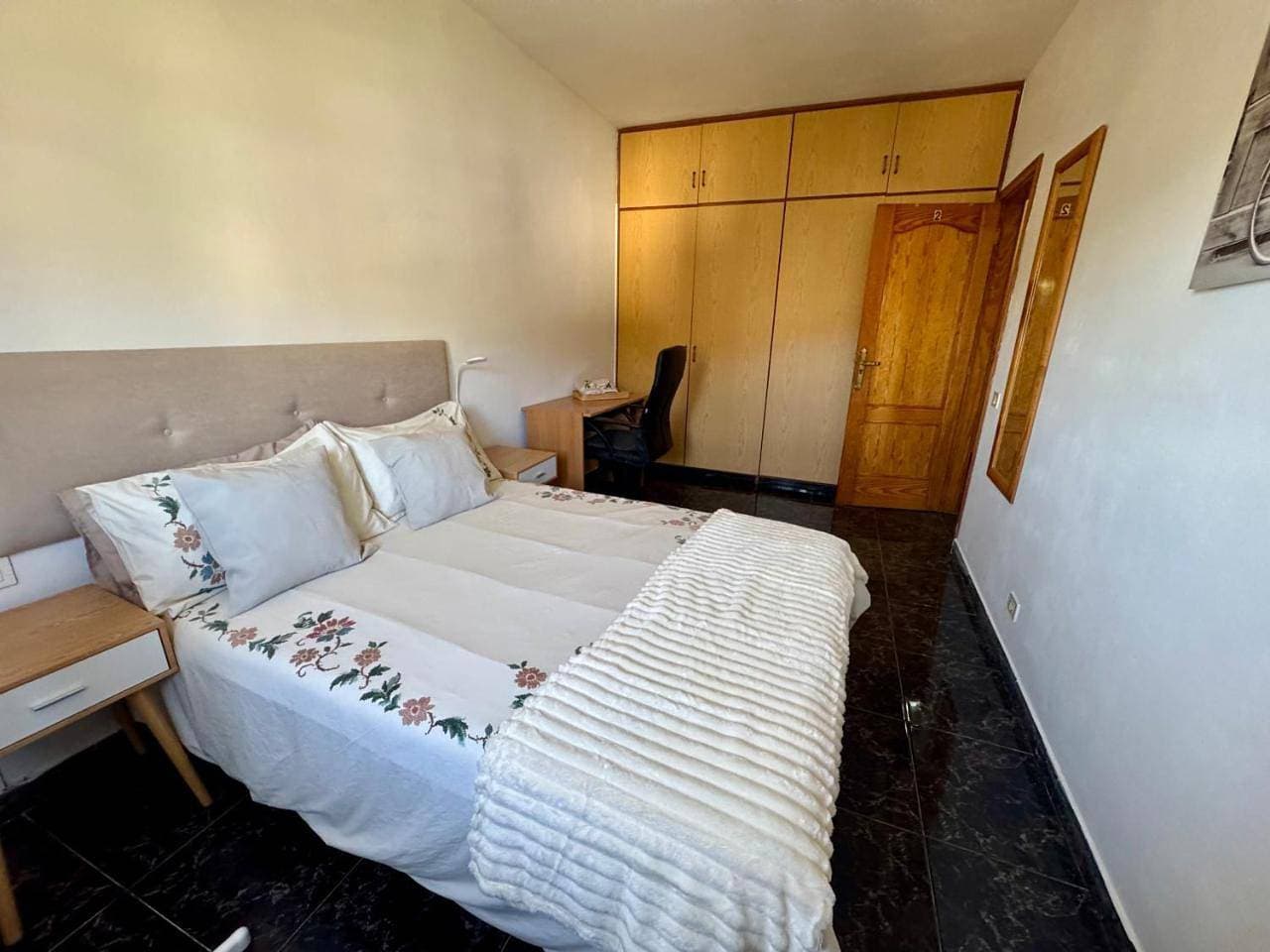 Foto 7 von 10: Standard Double Room with Shared Bathroom