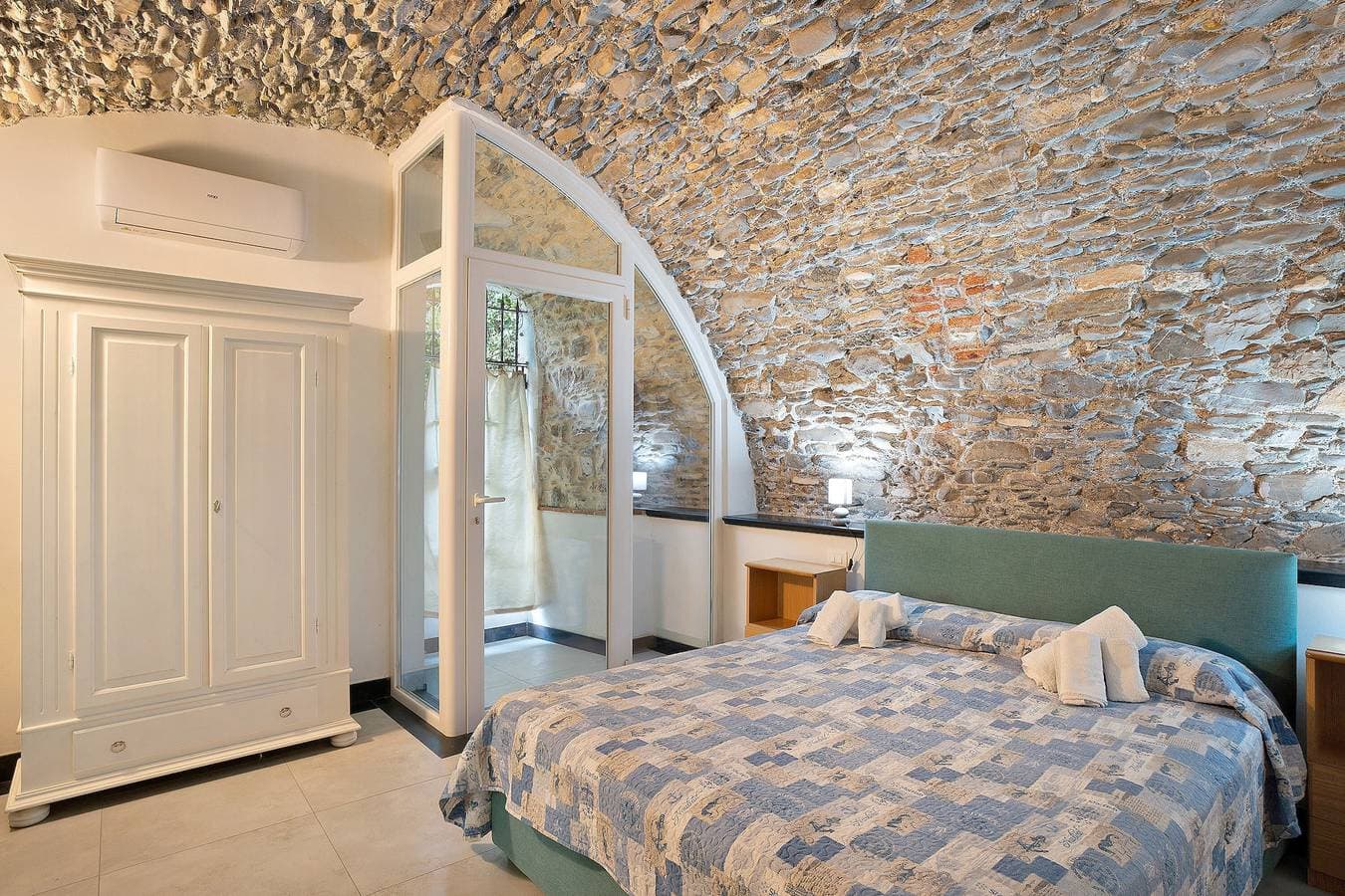 Foto 2 von 21: Ferienwohnung 'Dipinti, Borgo Dei Pescatori' mit WLAN und Klimaanlage