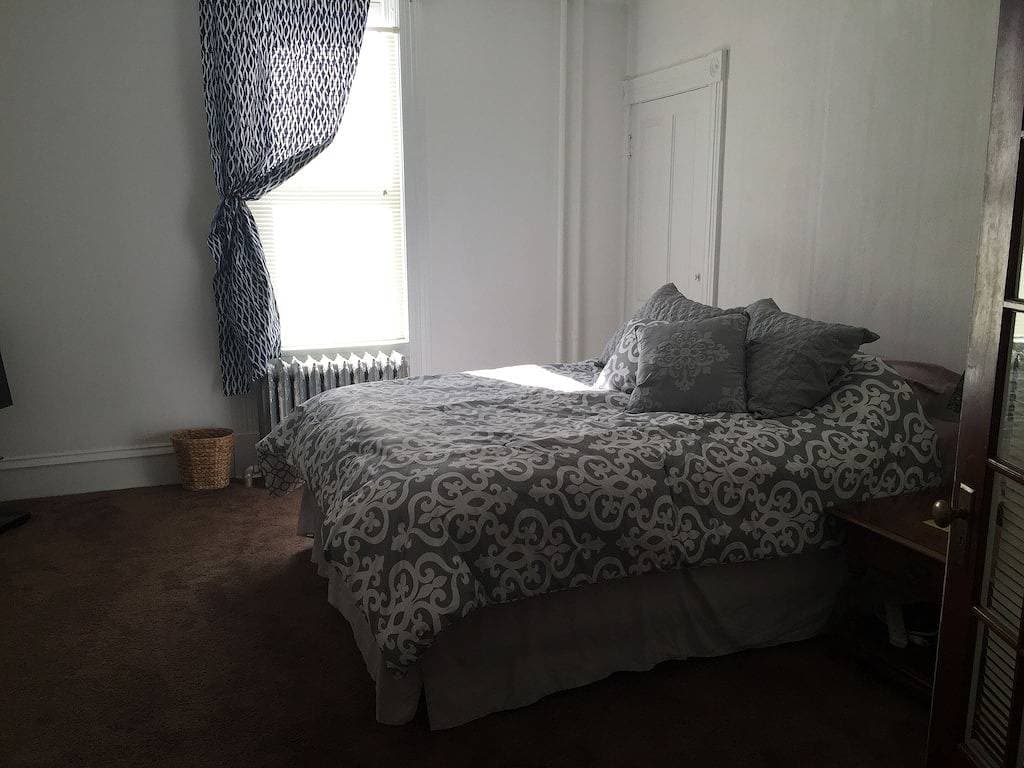 Foto 5 von 16: Große Wohnung im Herzen von Marquette W / Cable & WiFi!  Haustierfreundlich!