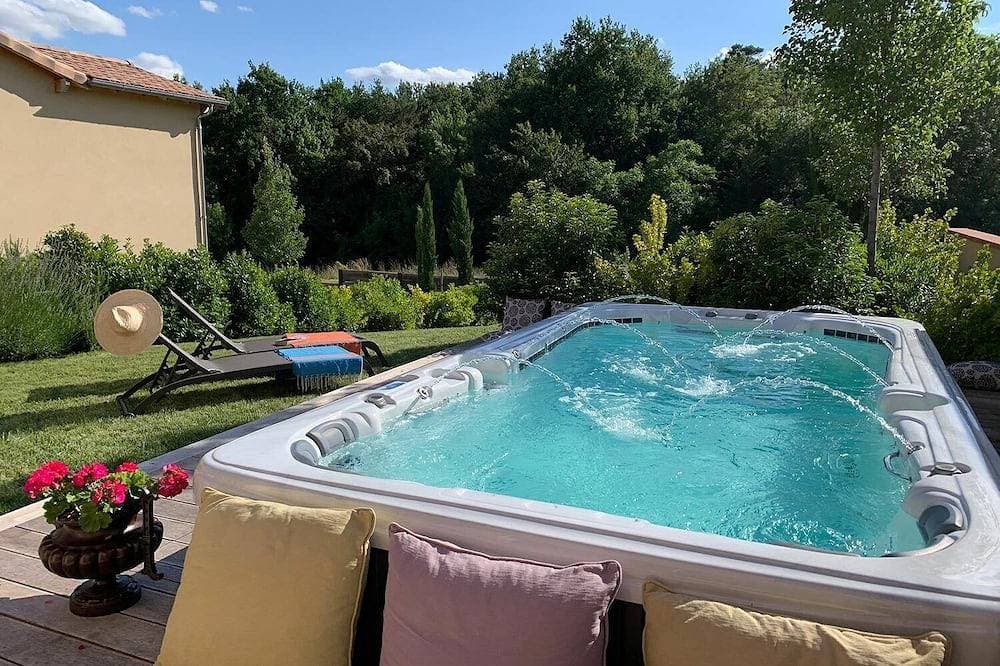 Private Luxusvilla auf dem Chateau Estate mit Swim Spa 1