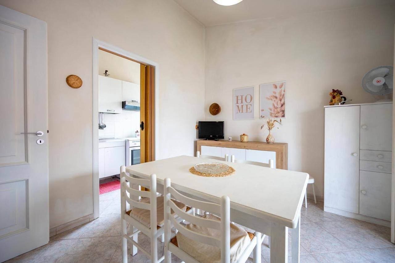 Foto 5 von 58: Two-Bedroom Apartment