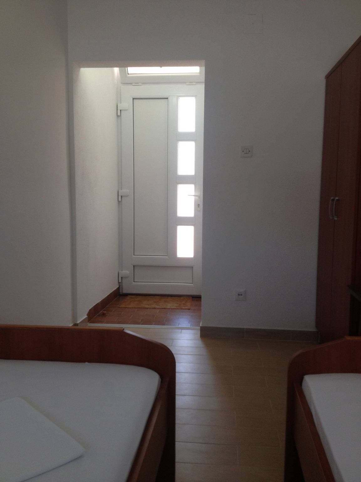 Foto 13 von 21: 3-Zimmer-Ferienwohnung am Strand Drasnice, Makarska -b