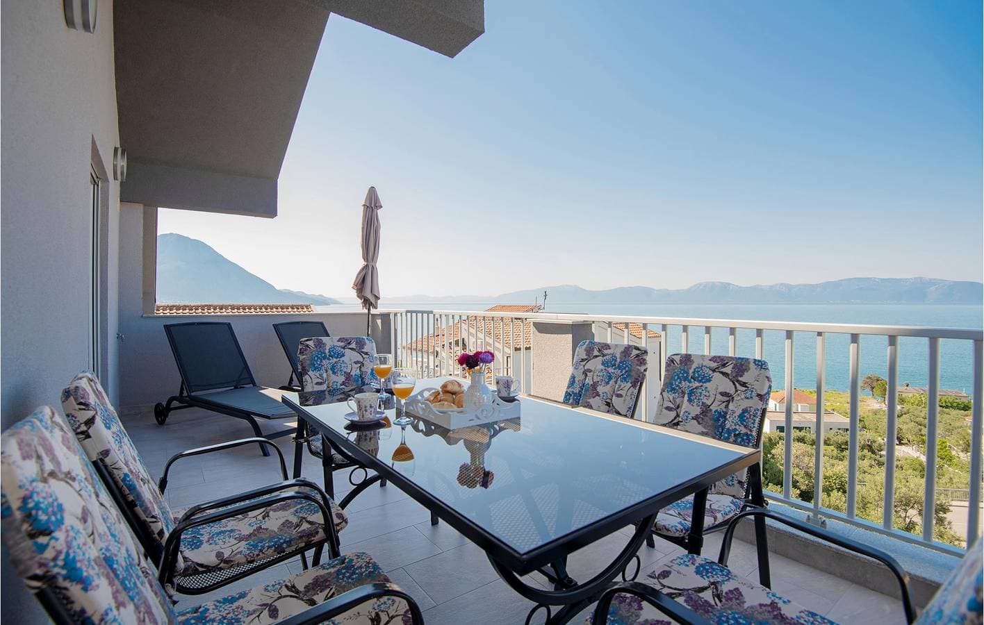 Foto 11 von 34: Gemütliche Ferienwohnung mit Terrasse in der Nähe der Küste und des Stadtzentrums