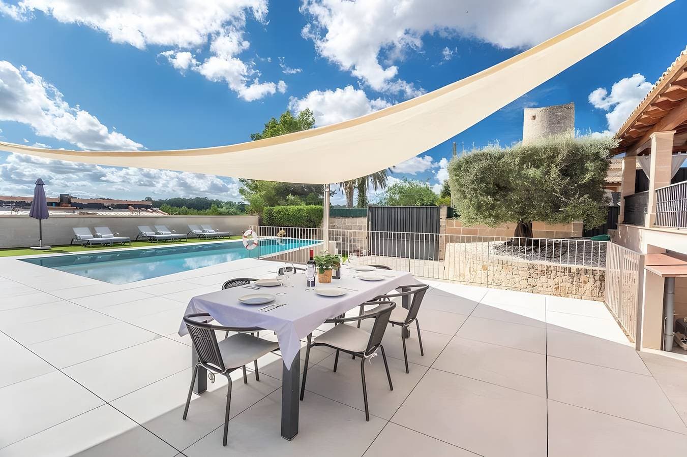 Foto 2 von 30: Fantastische Villa mit Ausblick