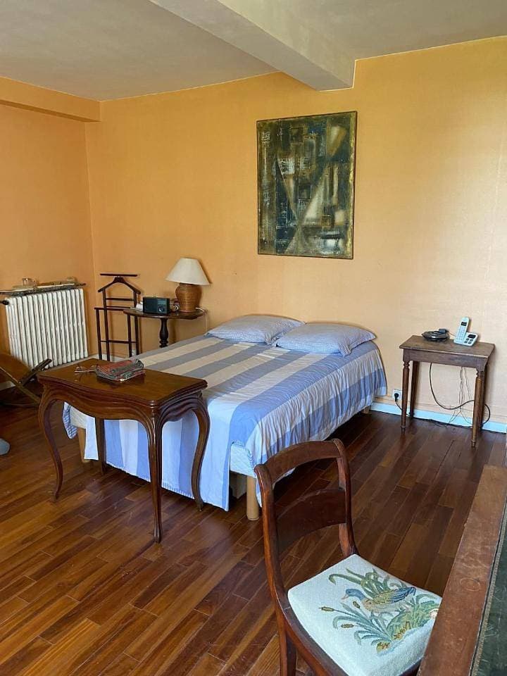 Foto 7 von 27: Eight-Bedroom House