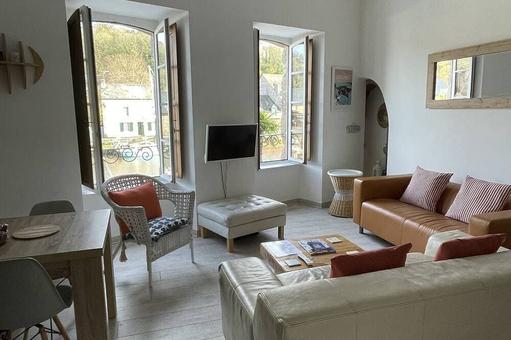 Schöne Ferienwohnung in Port mit herrlichem Blick auf den Fluss. 1