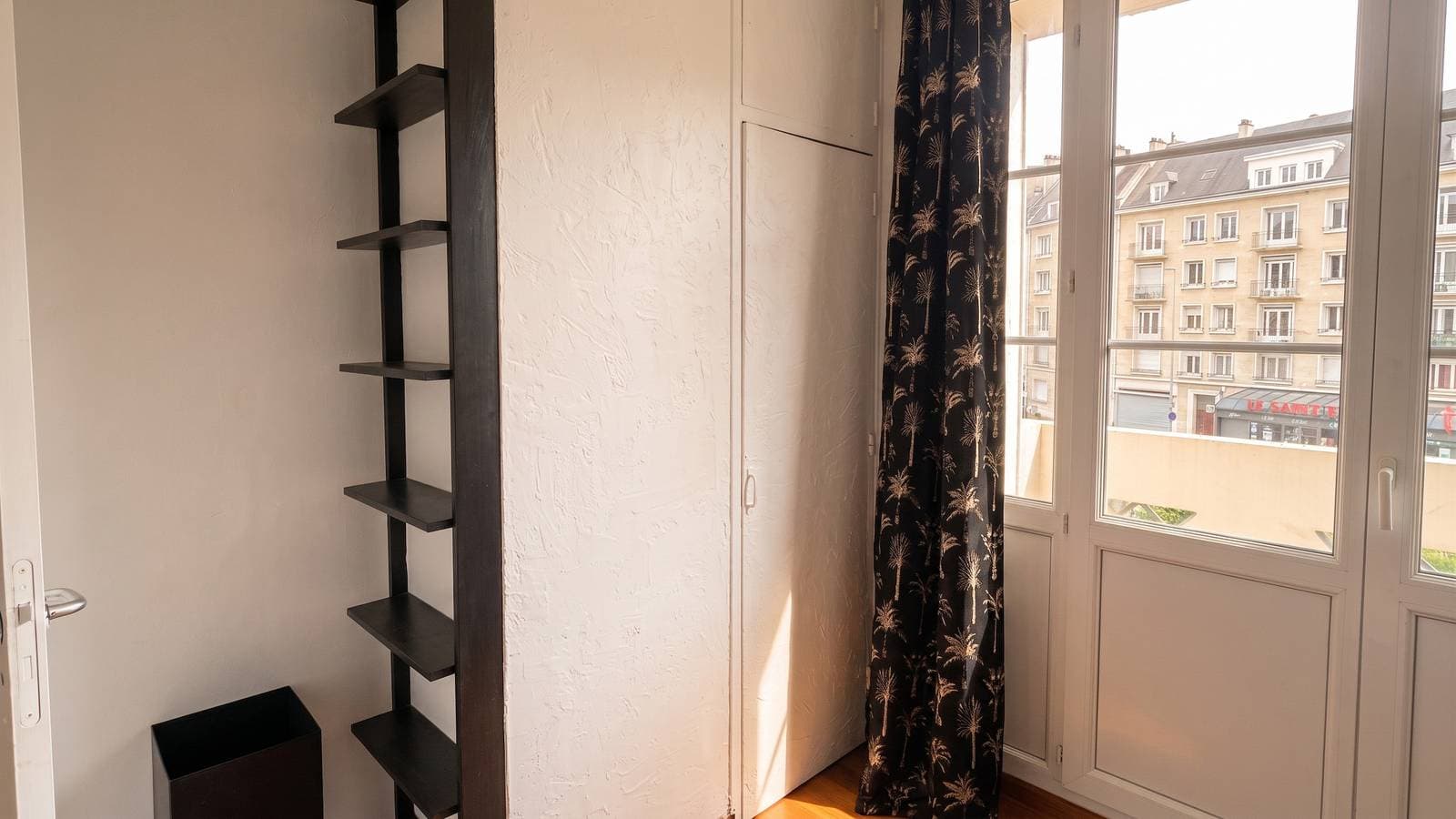 Foto 12 von 33: Geräumige Wohnung in Caen 65 m² mit Balkon mit Stadtblick