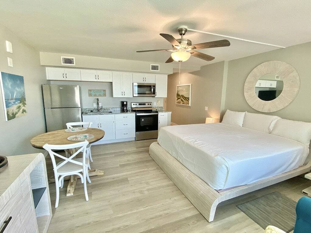 Sandcastle Condominium Unit 526 1