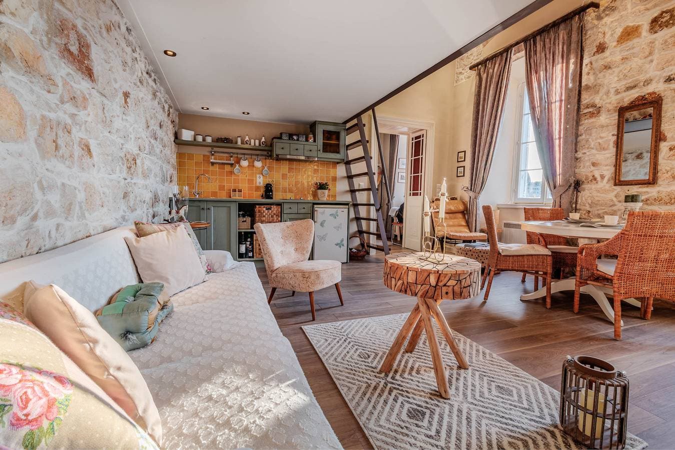 Foto 6 von 17: Mouragia Loft - Waterfront Old Corfu Town