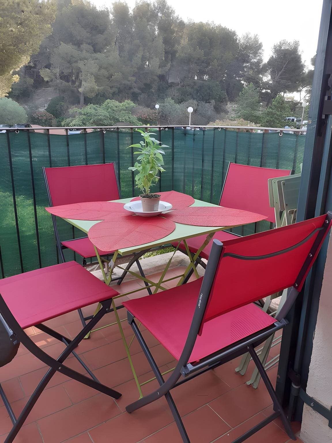 Foto 8 von 29: Studio „La Bonbonnière“ mit Bergblick, Pool und gemeinschaftlichen Gärten