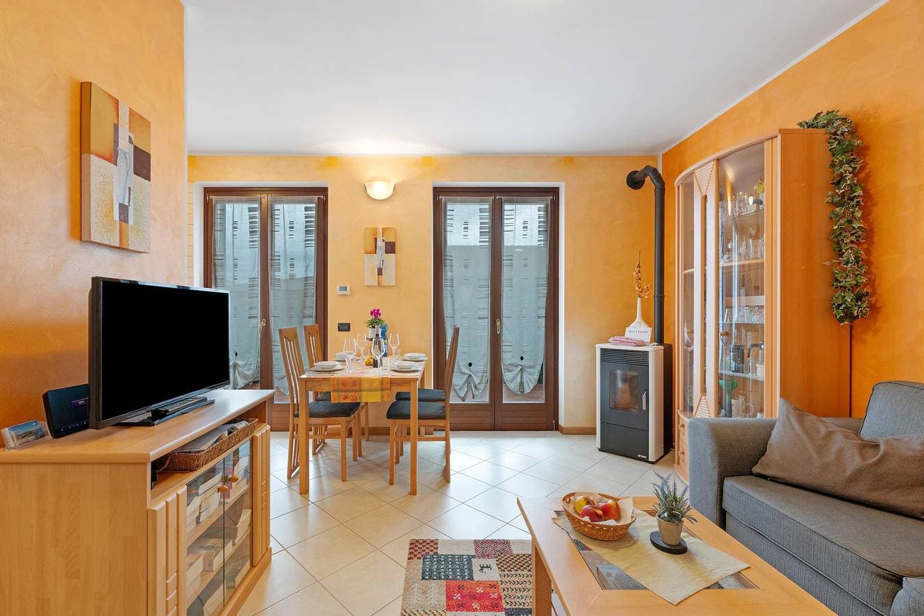 Foto 5 von 28: Ferienwohnung "Entspannung pur zwischen See und Bergen" mit Pool, Terrasse & Whirlpool
