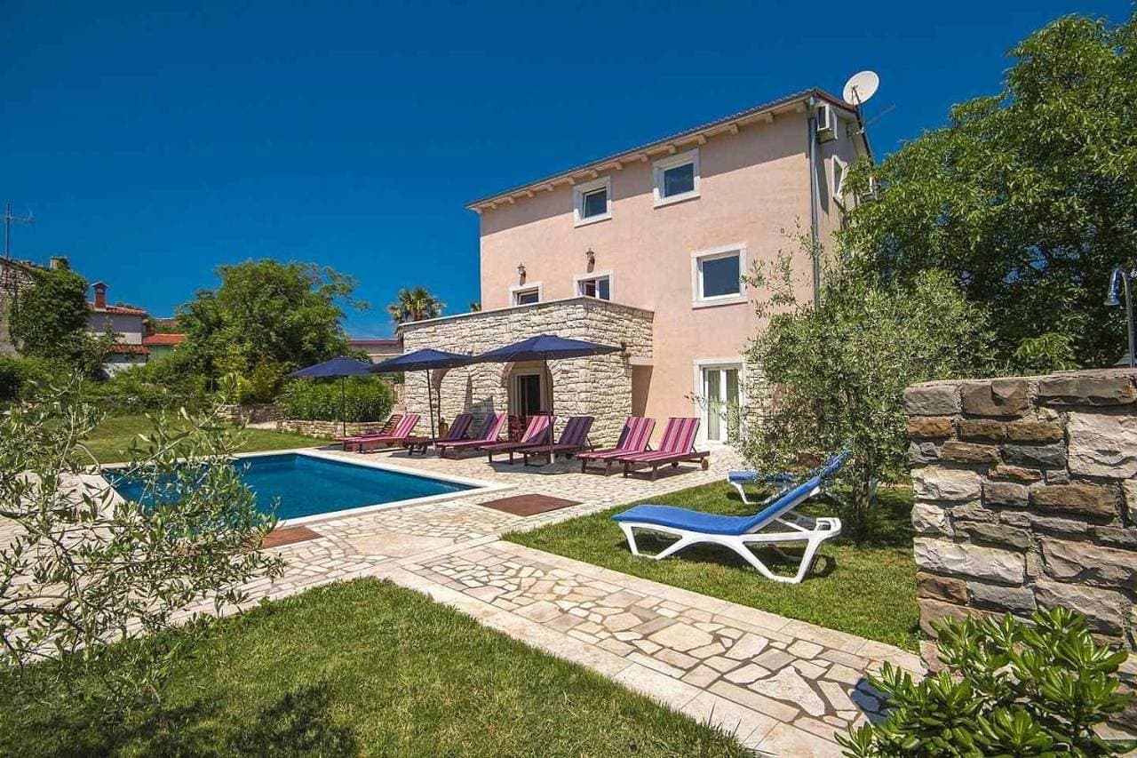 Foto 5 von 41: Villa with Private Pool