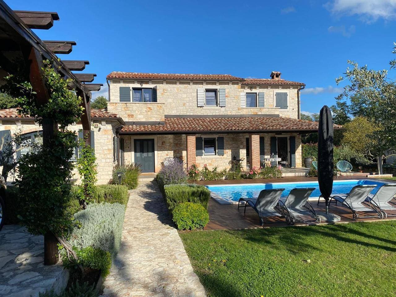 Foto 12 von 33: Villa