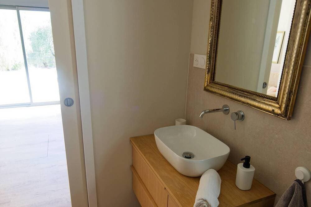 Foto 7 von 29: Separate room with pool access