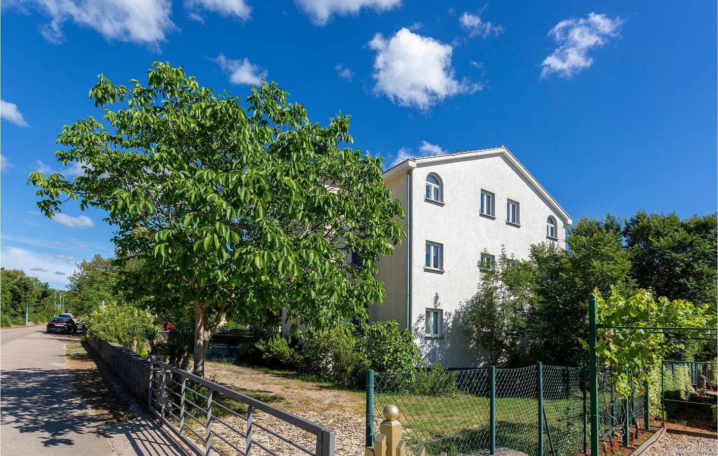 Foto 3 von 41: Gemütliche Ferienwohnung mit WLAN, Terrasse und Pool – 1 km vom Strand von Jert entfernt