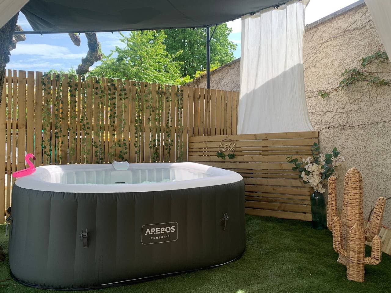 Foto 7 von 45: Gîte Les Tilleuls mit Gemeinschaftsgarten und Whirlpool