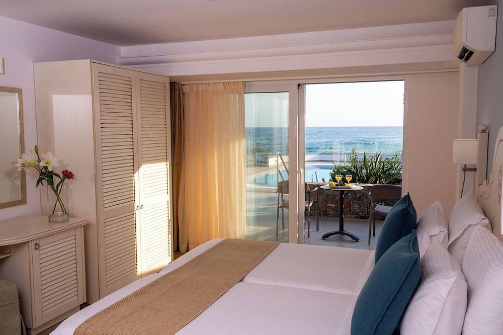 Foto 3 von 7: Dream Villa Athena-2 bedrooms Beach Front with private pool