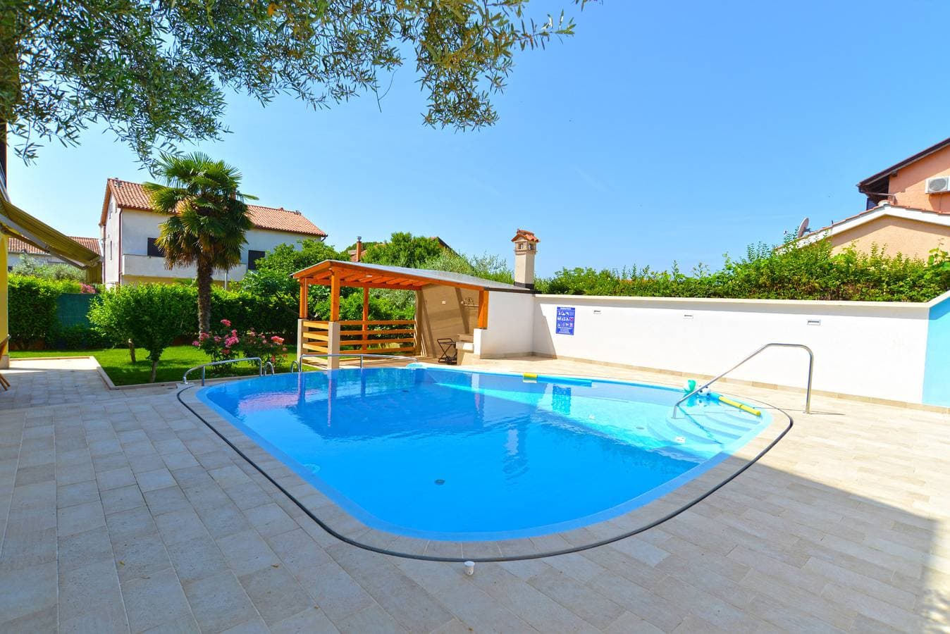 Foto 4 von 25: Ferienwohnung für 3 Personen mit Pool