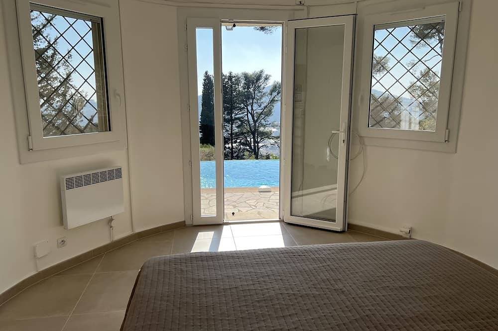 Foto 7 von 30: Villa mit Klimaanlage, sehr ruhig, Meerblick, Schwimmbad, 10 Personen