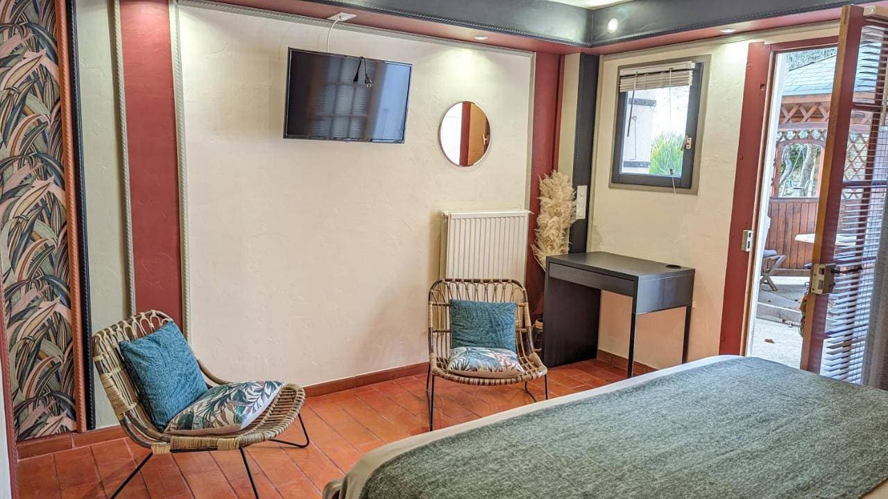 Foto 7 von 15: Double Room with Private Bathroom