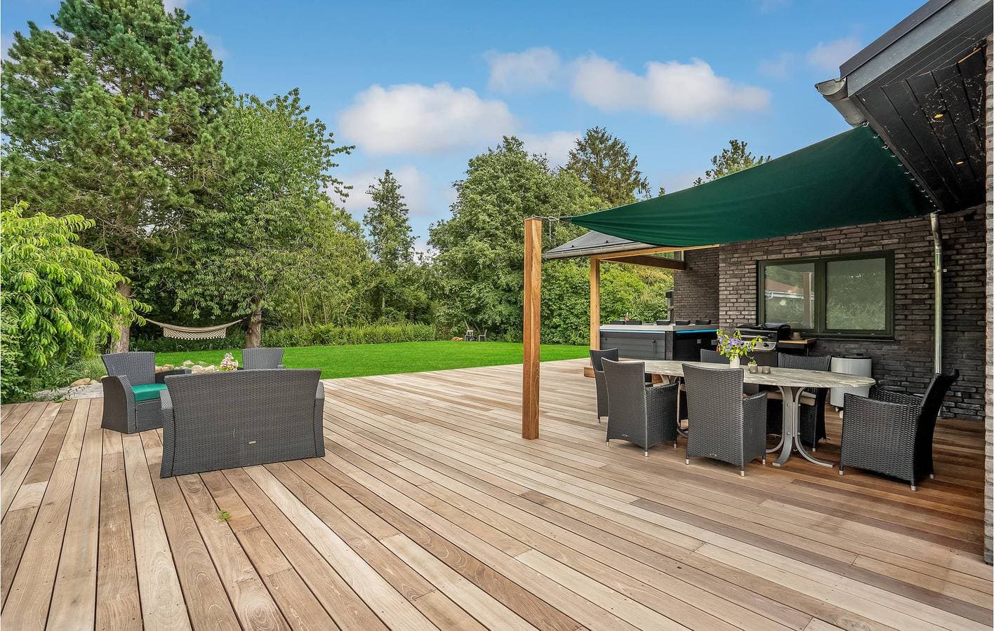 Foto 13 von 30: Ferienhaus für 11 Personen mit Terrasse
