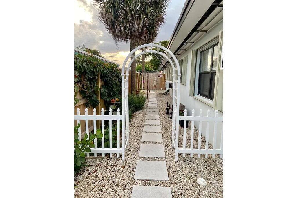 Foto 4 von 25: Studio on Pompano Beach two blocks from the Ocean