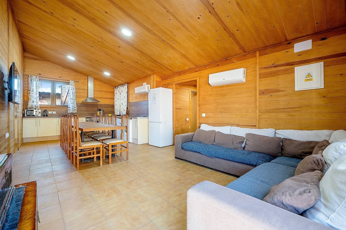 Foto 5 von 34: Ferienhaus "Faro" mit Pool, Garten und WLAN