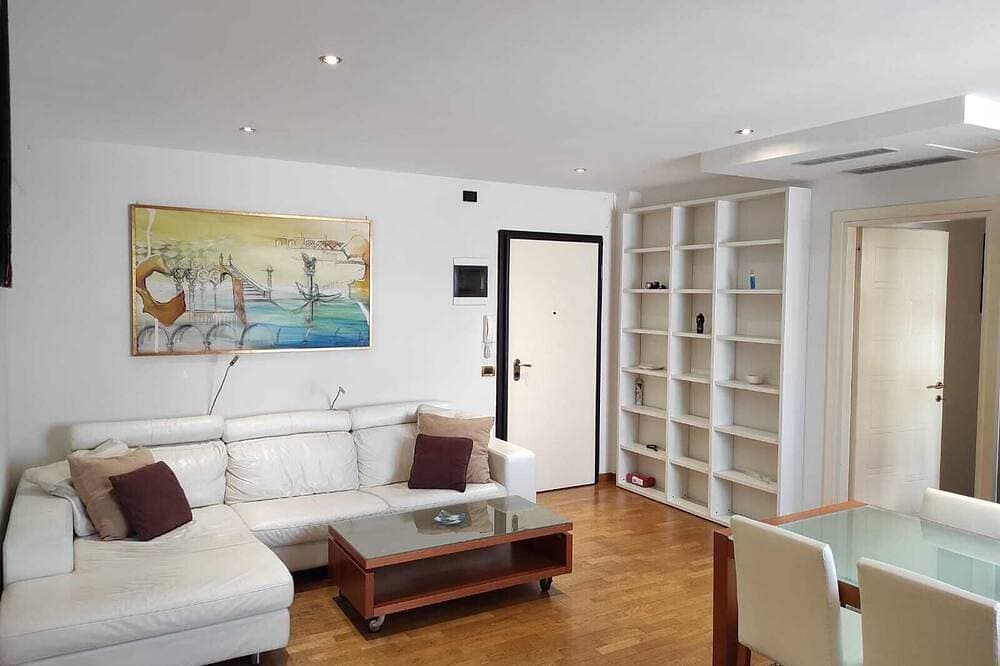 Bright apartment 1