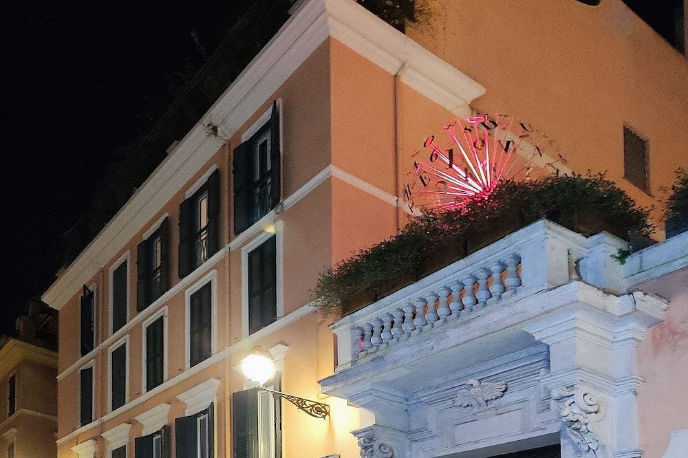 Stay in the heart of Rome 1