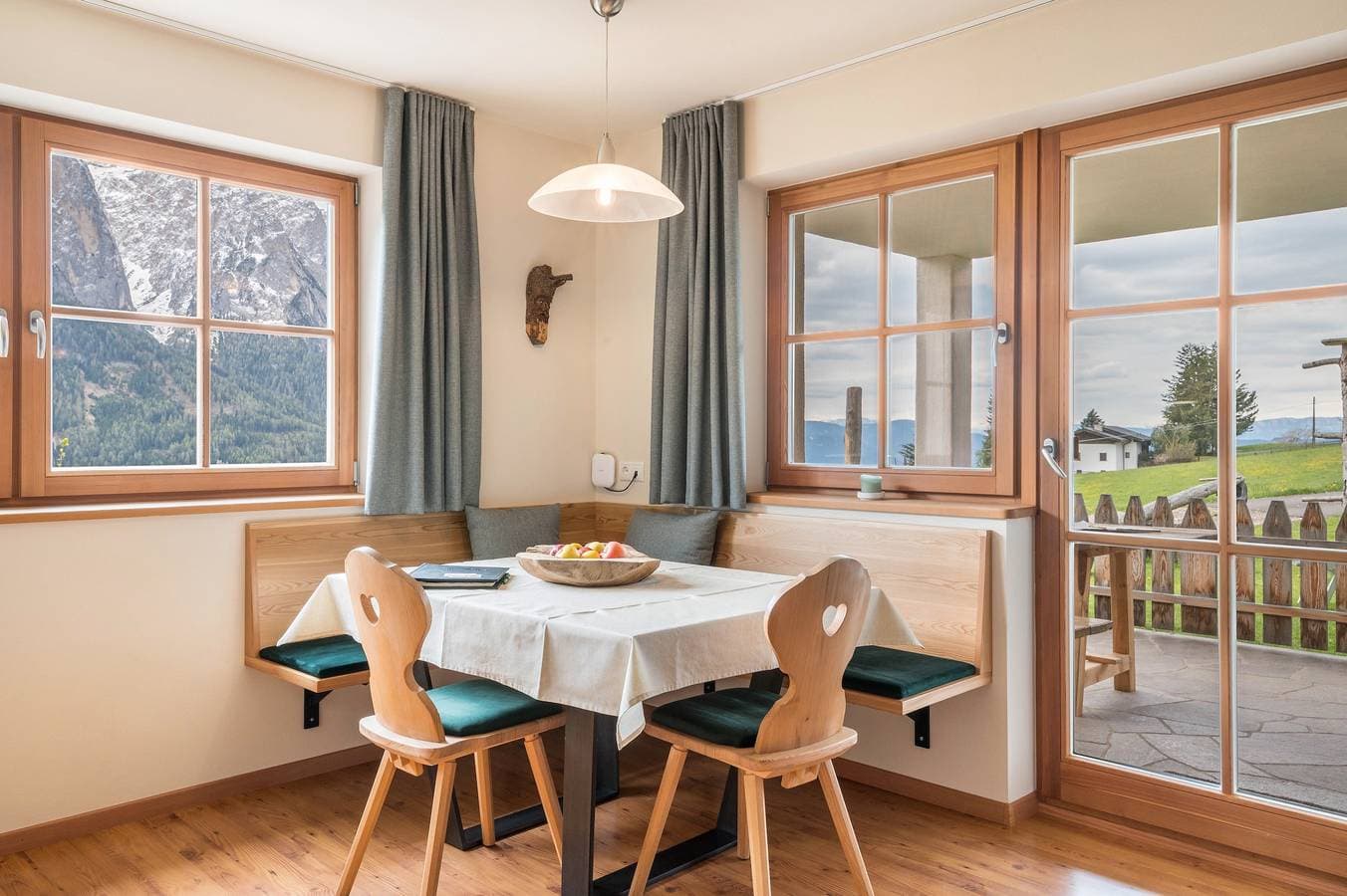 Foto 2 von 33: Ferienwohnung 'Ronsolhof Ortler' mit Bergblick, privater Terrasse und WLAN