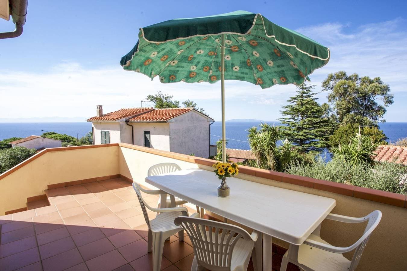 Foto 8 von 23: Ferienwohnung für 5 Personen mit Terrasse