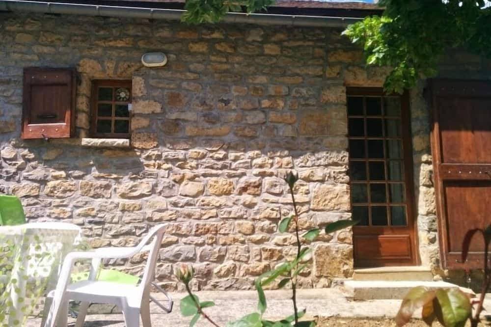 Freistehendes Haus mit Garten in der Ortschaft Quézac 1