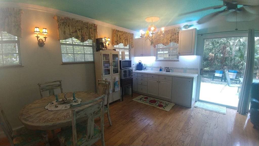 Foto 11 von 42: Ruhige Waterfront Cottage